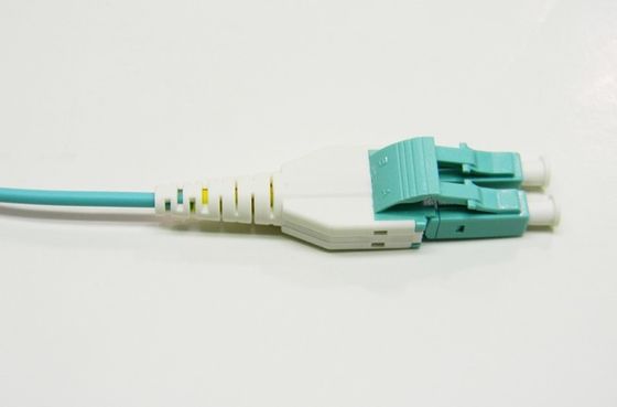 Conector ST Conector de fibra óptica Resistente ao teste ao ar livre para melhorar a eficiência da rede