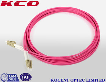 LC MM 50/125 Cabos duplex de fibra de 3,0 mm de diâmetro LC OM4 Cordões de remendo Cor rosa violeta